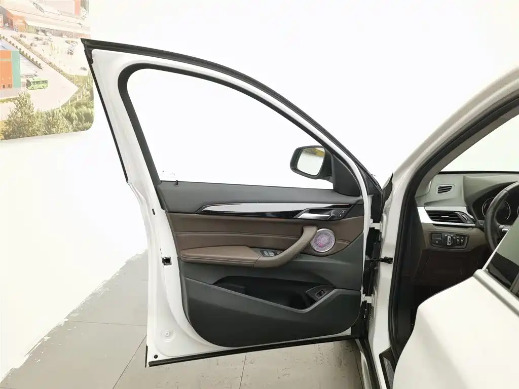 BMW X1 2022 sDrive20Li Premium фото 8