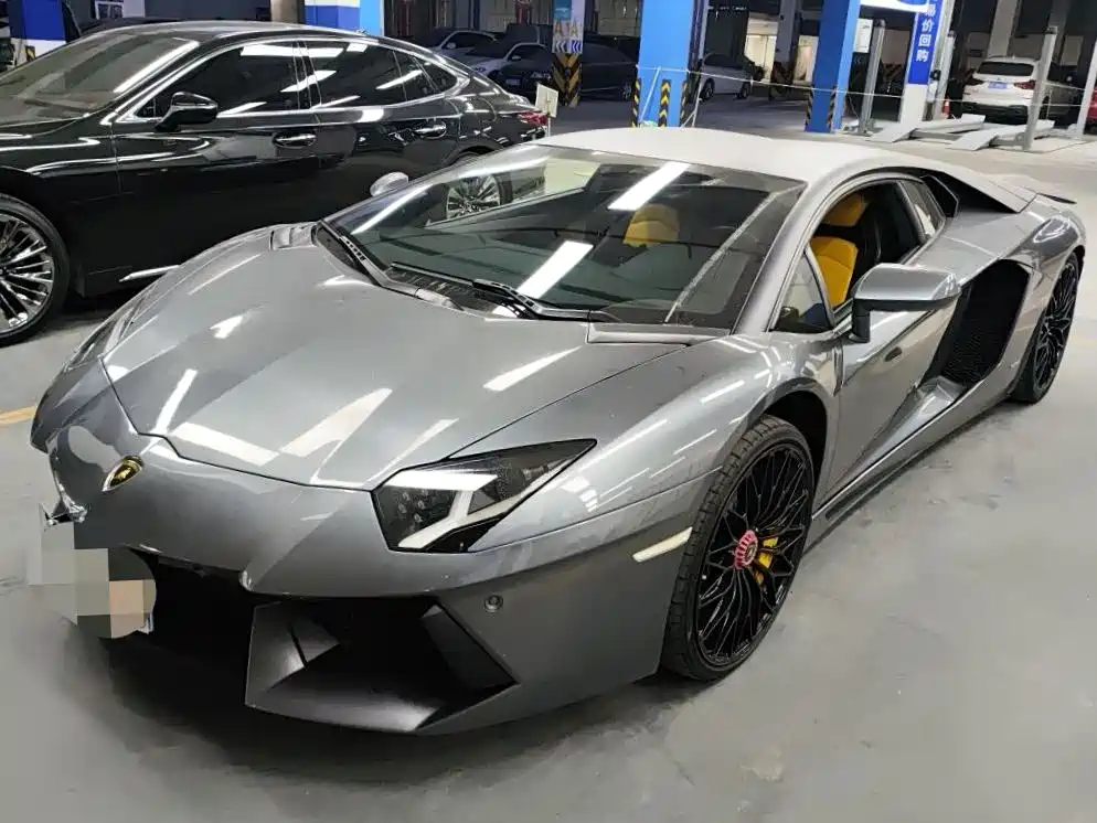Lamborghini Aventador 2011 LP 700-4