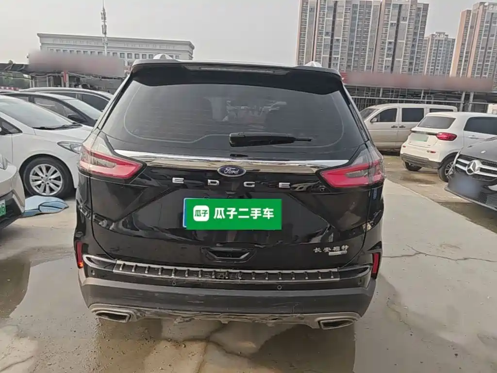 Фото 4 - Ford Edge