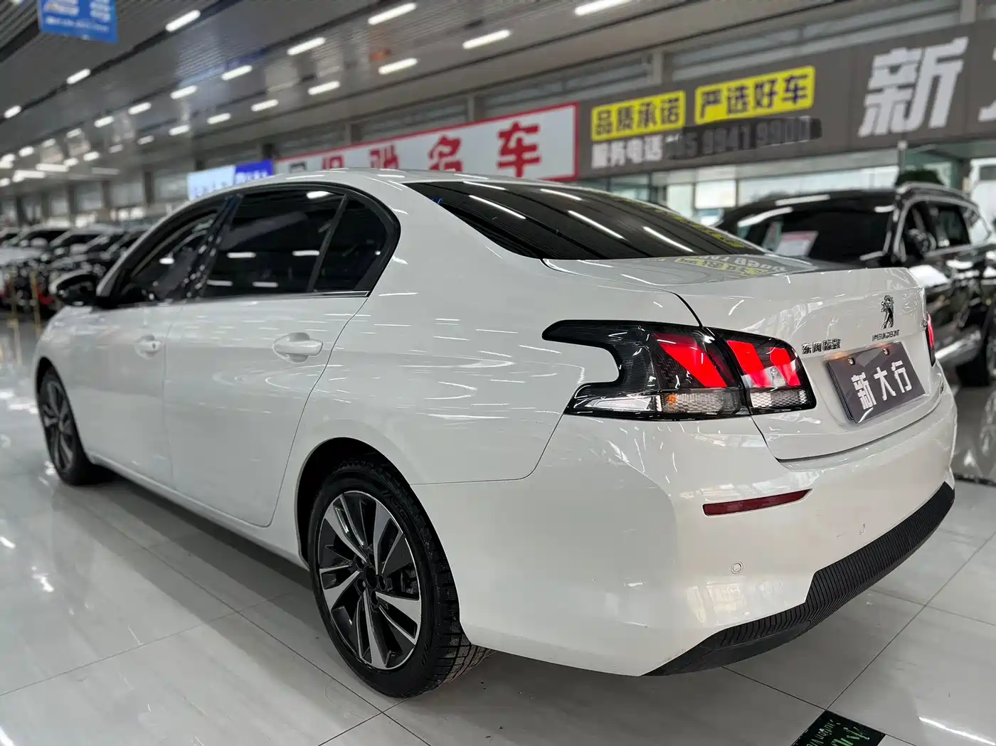 Peugeot 408 2019 360THP Auto Luxury Edition China VI фото 8