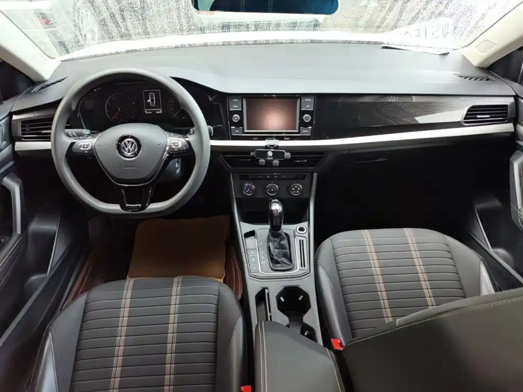 Фото 10 - Volkswagen Lavida