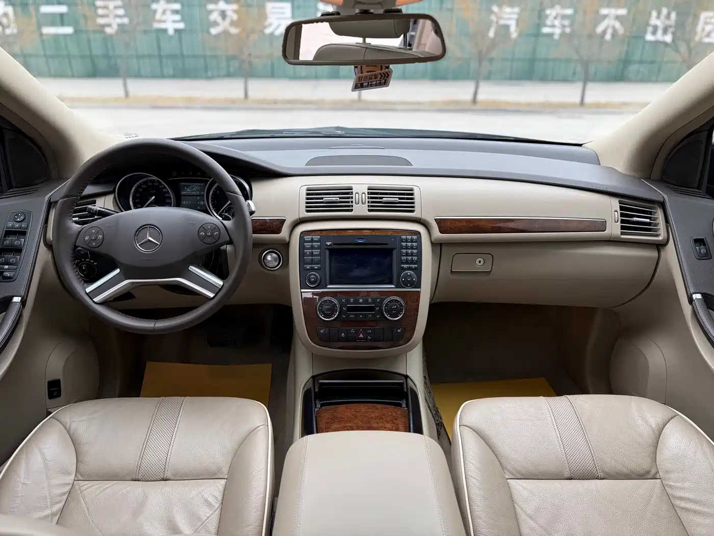 Mercedes-Benz R-Class 2011 R 350 L 4MATIC фото 20