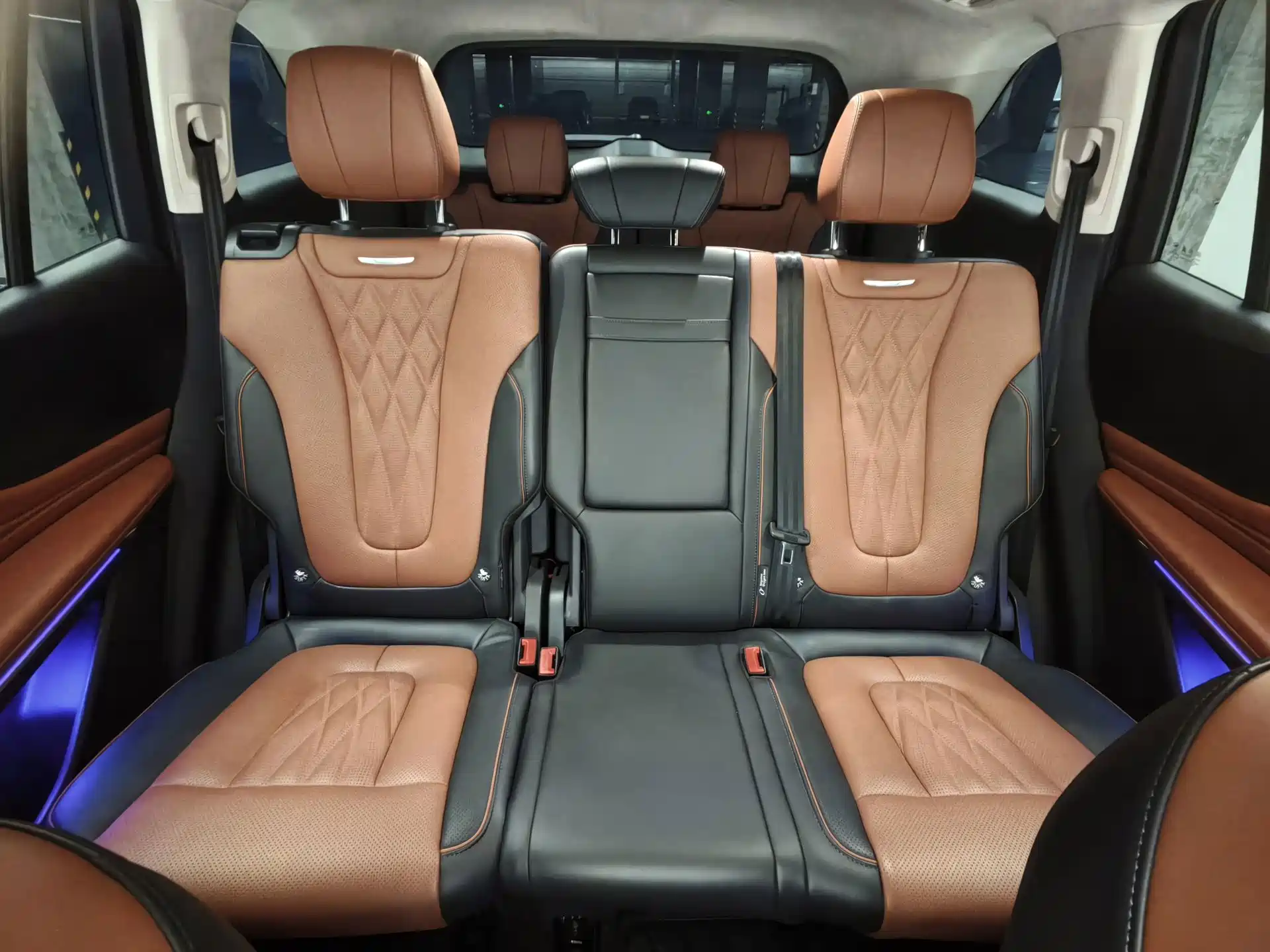 Photo 15 - Hongqi HS7