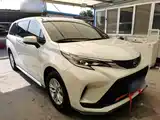 Фото 4 - Toyota Granvia