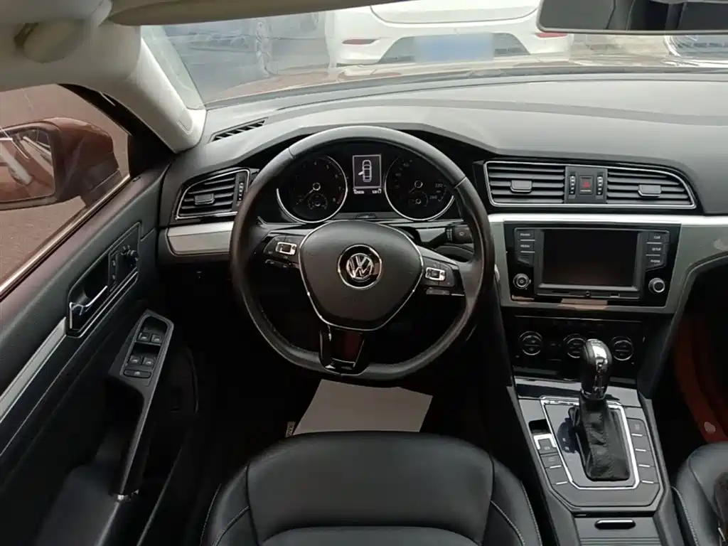 Volkswagen Lamando 2015 330TSI DSG Comfort фото 11
