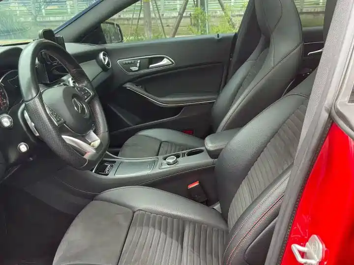Mercedes-Benz CLA (Import) 2017 CLA 220 4MATIC фото 7