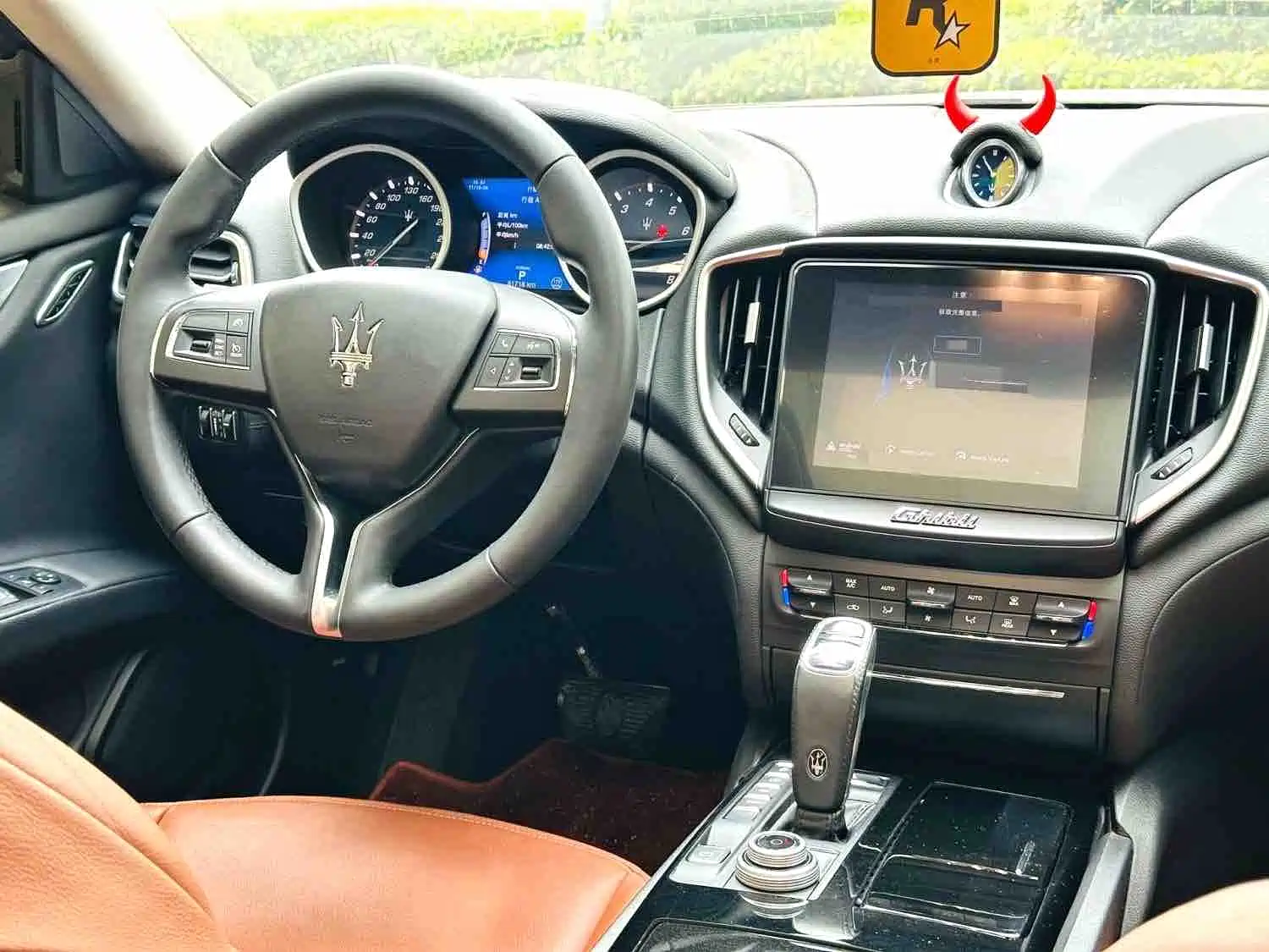 Photo 8 - Maserati Ghibli
