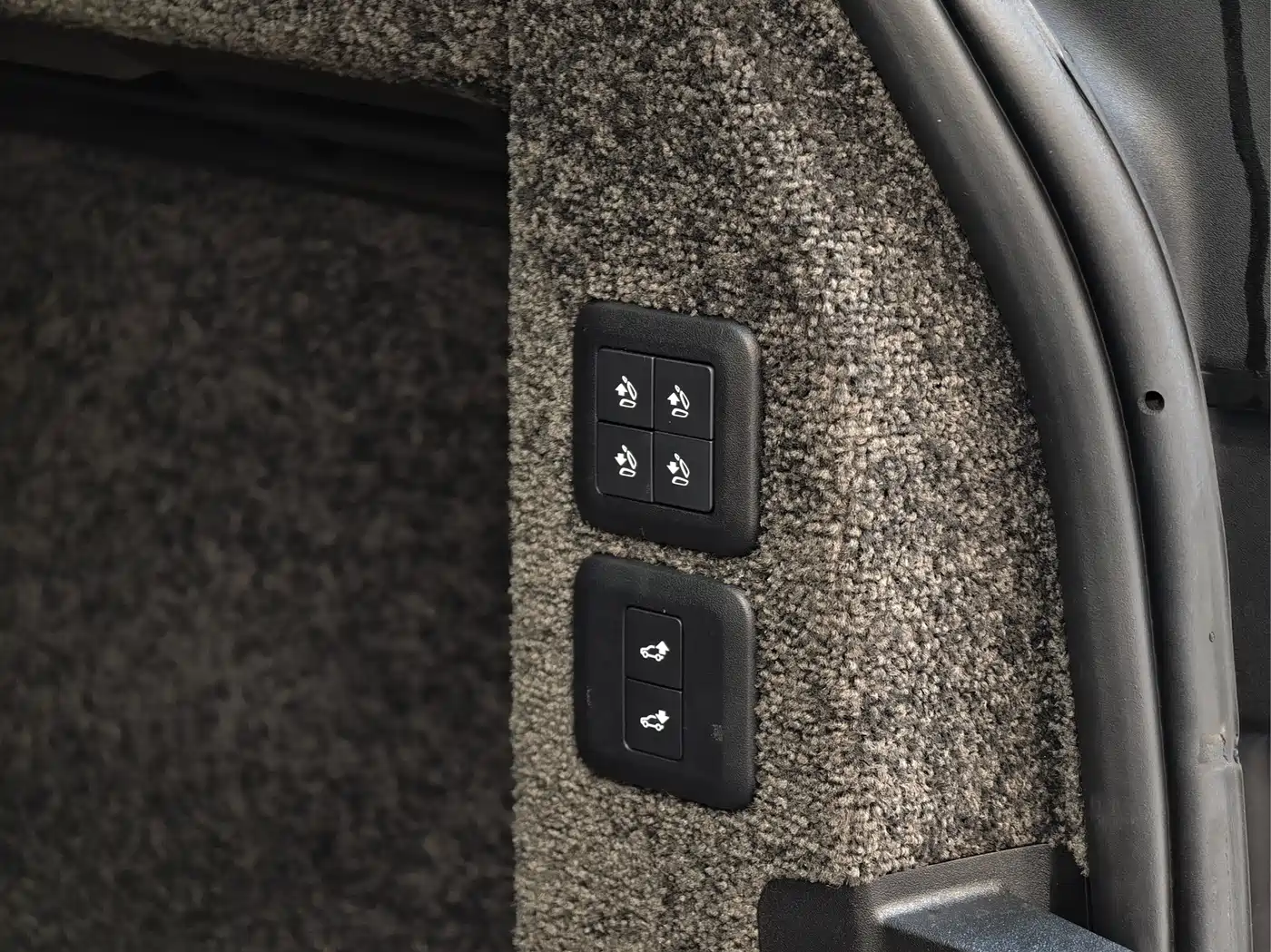 Land Rover Range Rover 2019 3.0 SCV6 Heritage Edition фото 17