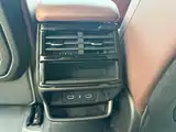 Фото 9 - Geely Monjaro