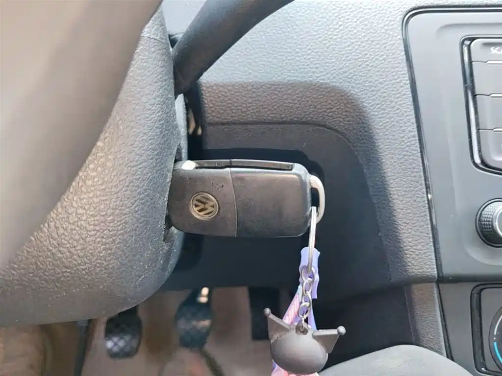 VOLKSWAGEN SANTANA