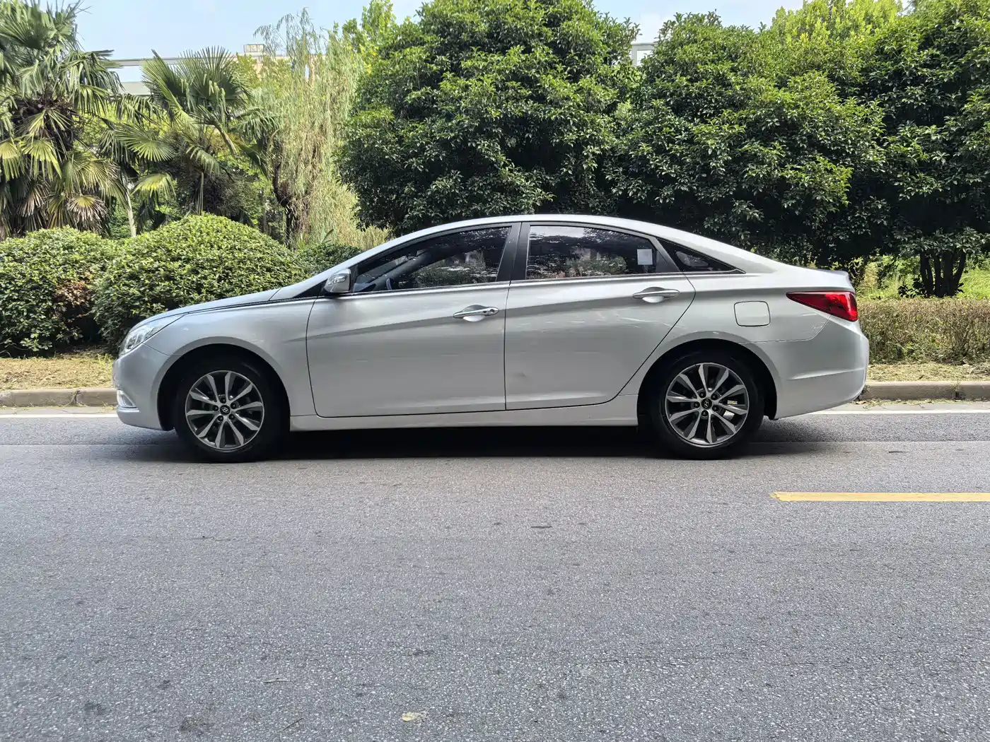 Hyundai Sonata 2013 2013 2.0L Automatic Luxury Edition