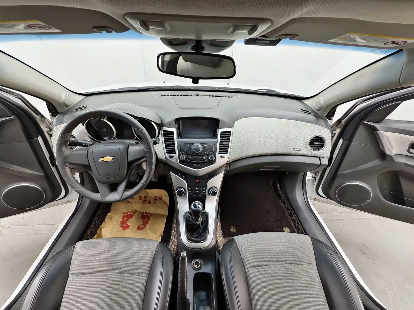 Chevrolet Cruze 2012 1.6L SE MT фото 9