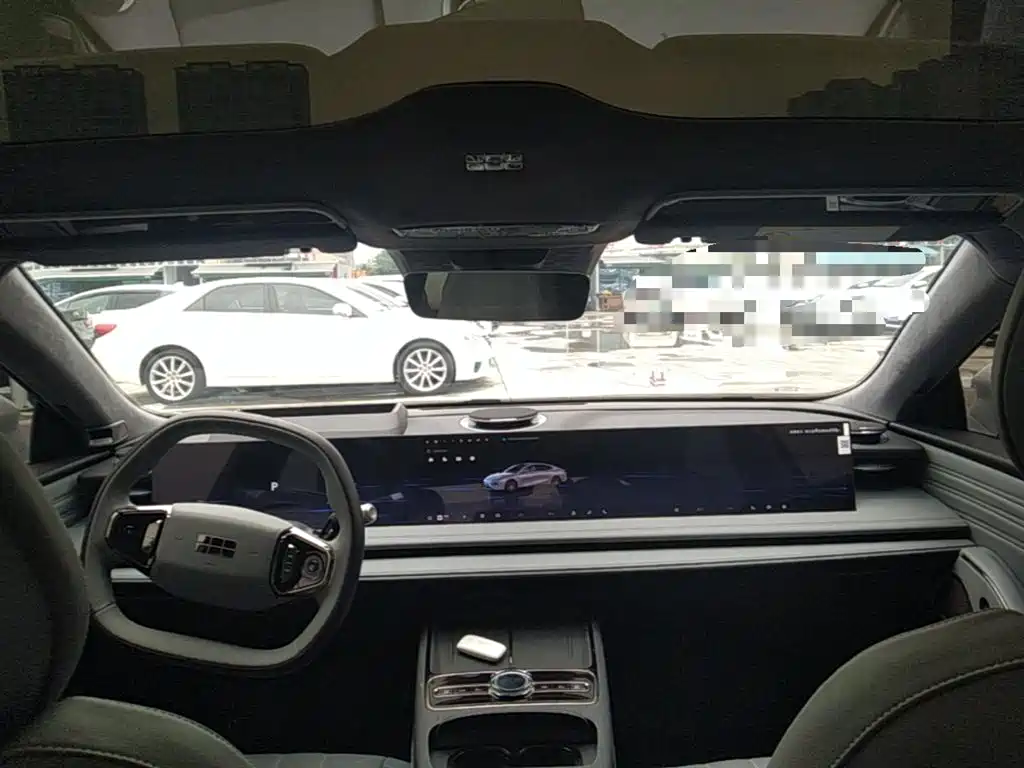 Geely Galaxy Galaxy E8 2025 700km Long Voyage Smart Drive Edition фото 18