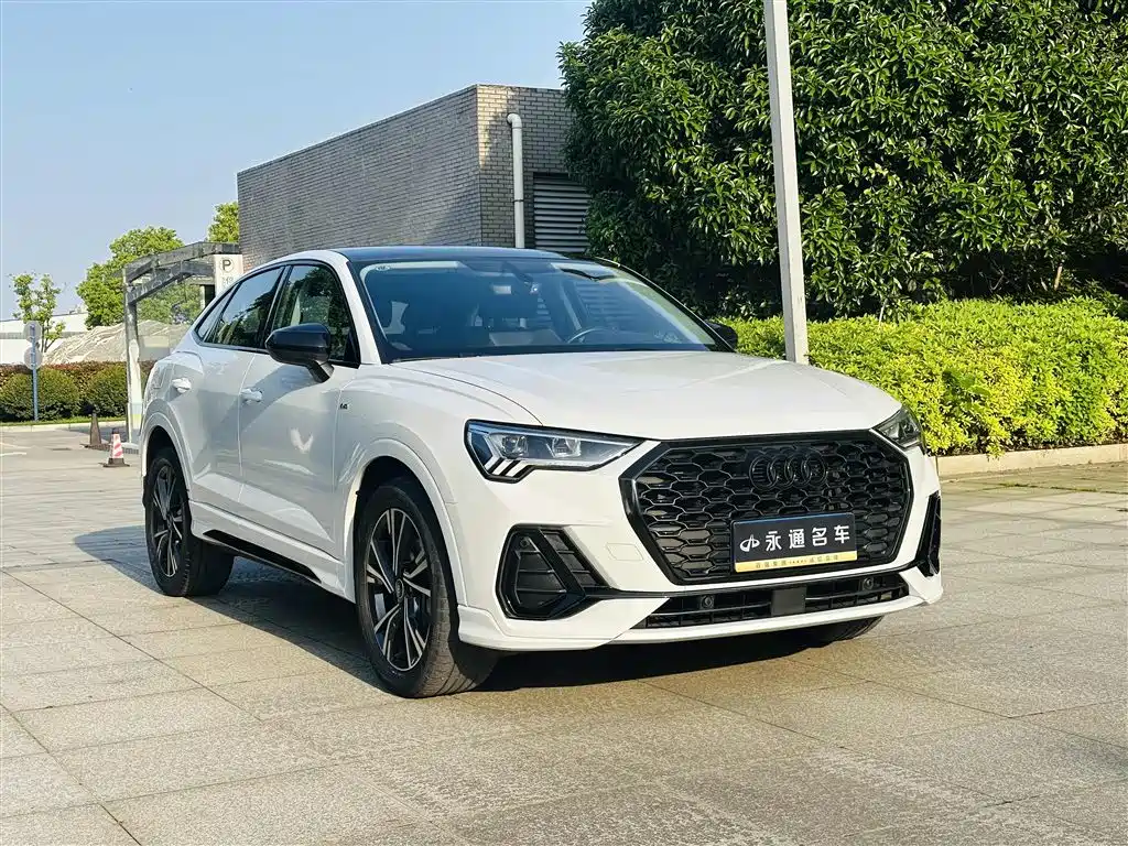 Audi Q3 Sportback 2023 40 TFSI Fashion фото 3