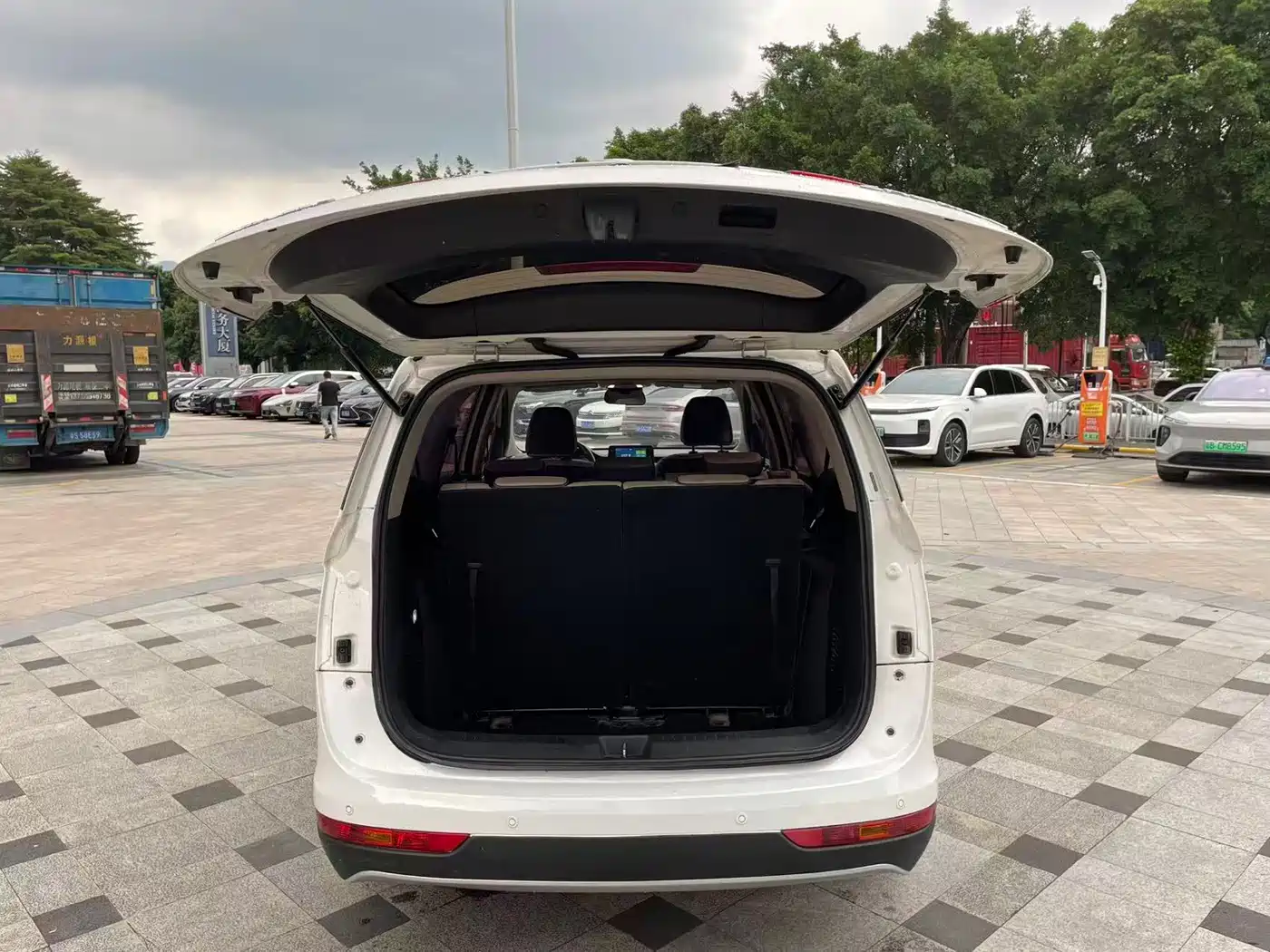 Baojun 730 2020 2019 1.5T CVT Flagship Edition 7-Seater China VI
