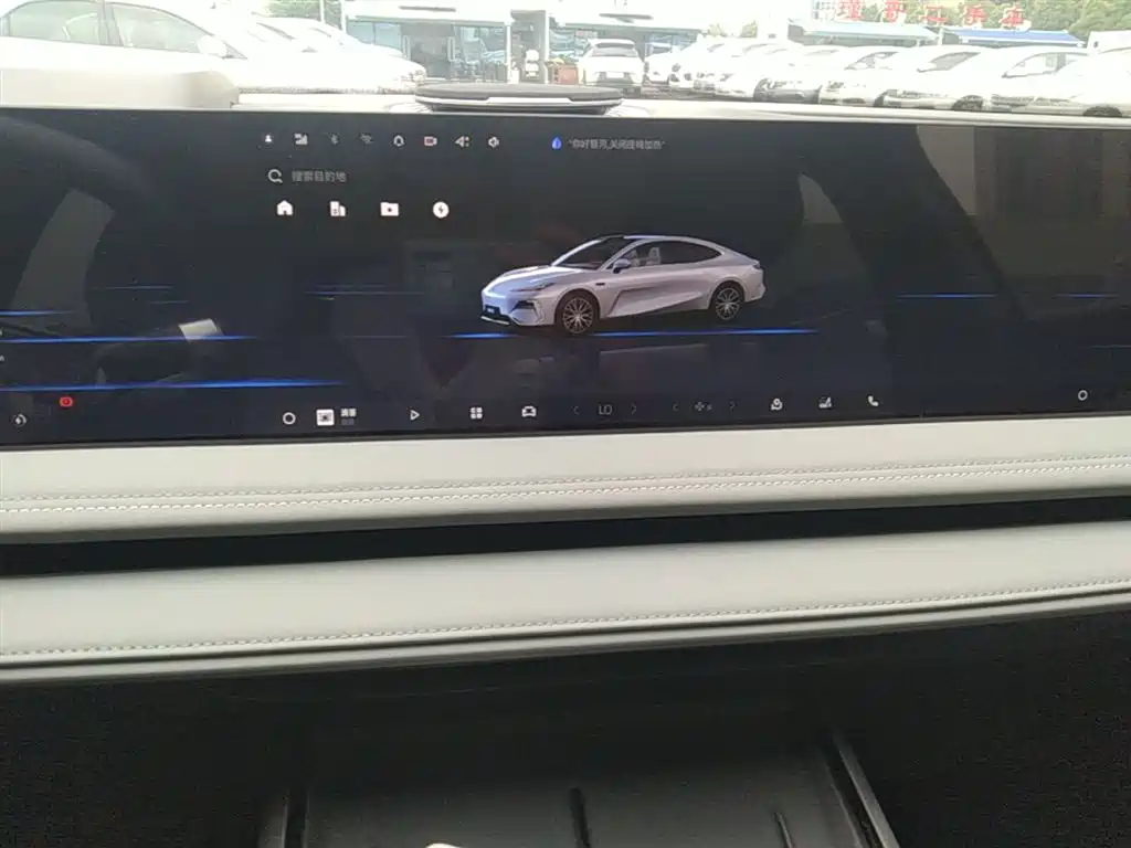 Geely Galaxy Galaxy E8 2025 700km Long Voyage Smart Drive Edition фото 13