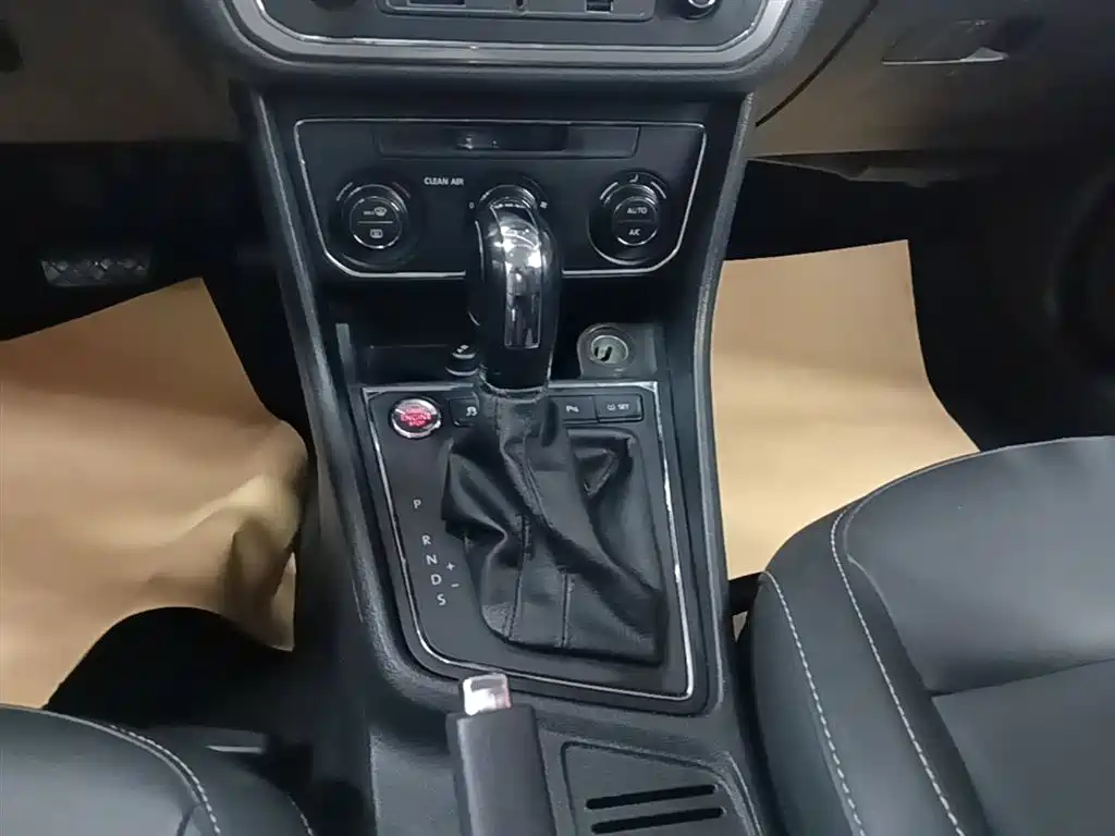 Volkswagen Lavida 2017 230TSI DSG Comfort Edition фото 14