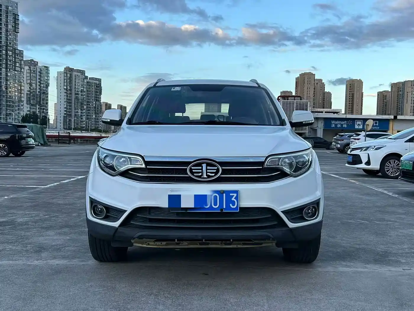 FAW Senya R7 2016 2016 1.6L Manual Luxury
