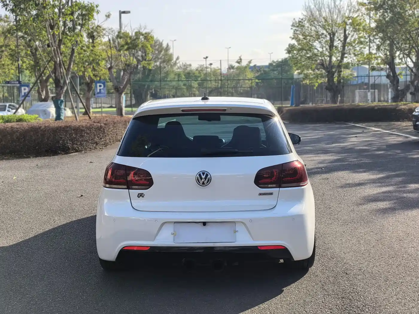 Volkswagen Golf (Import) 2011 2.0TSI R фото 6