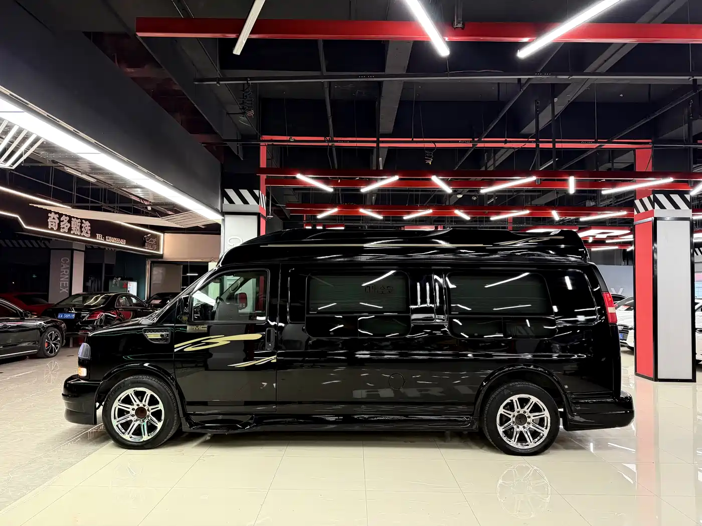 GMC Savana 2013 6.0L Luxury Privacy Screen 7-Seater фото 8