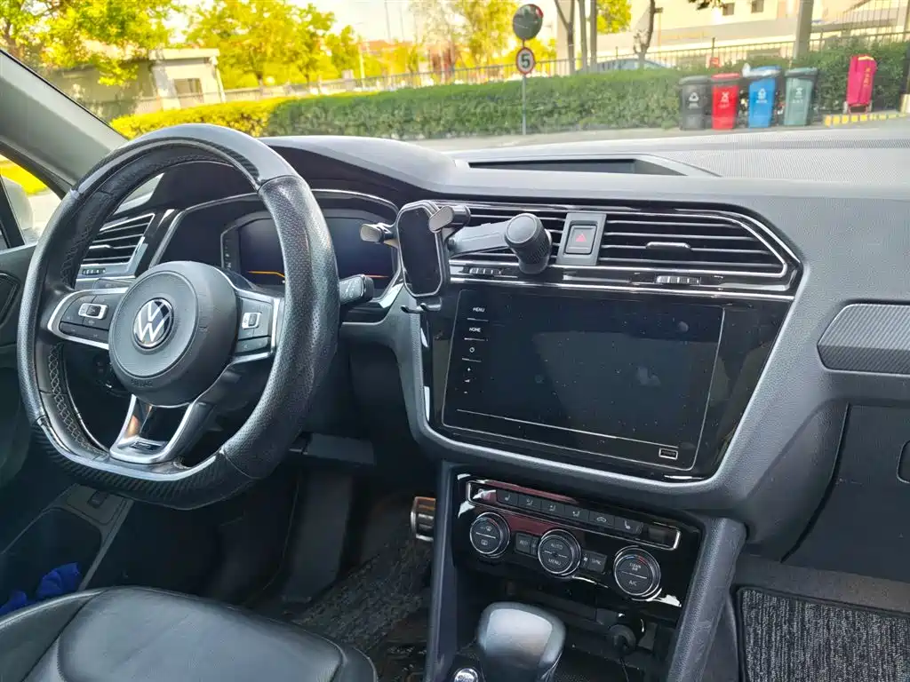 Volkswagen Tiguan L 2021 330TSI Automatic 2WD R-Line Flagship фото 10