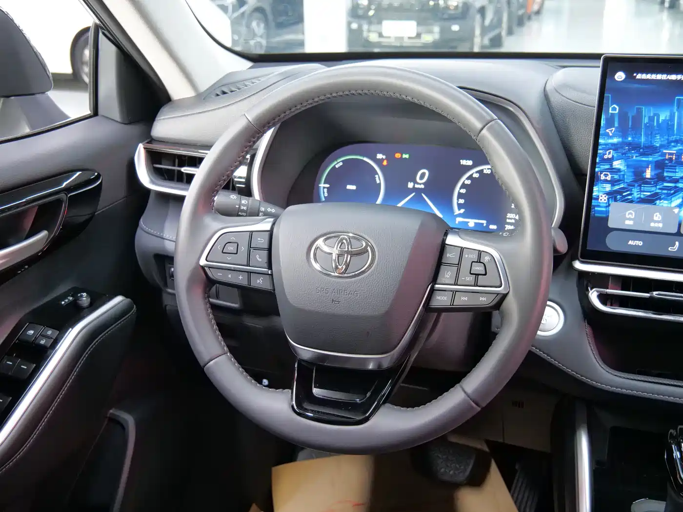 Toyota Highlander 2026 2.5L Smart Hybrid 2WD Luxury 7-Seater фото 13