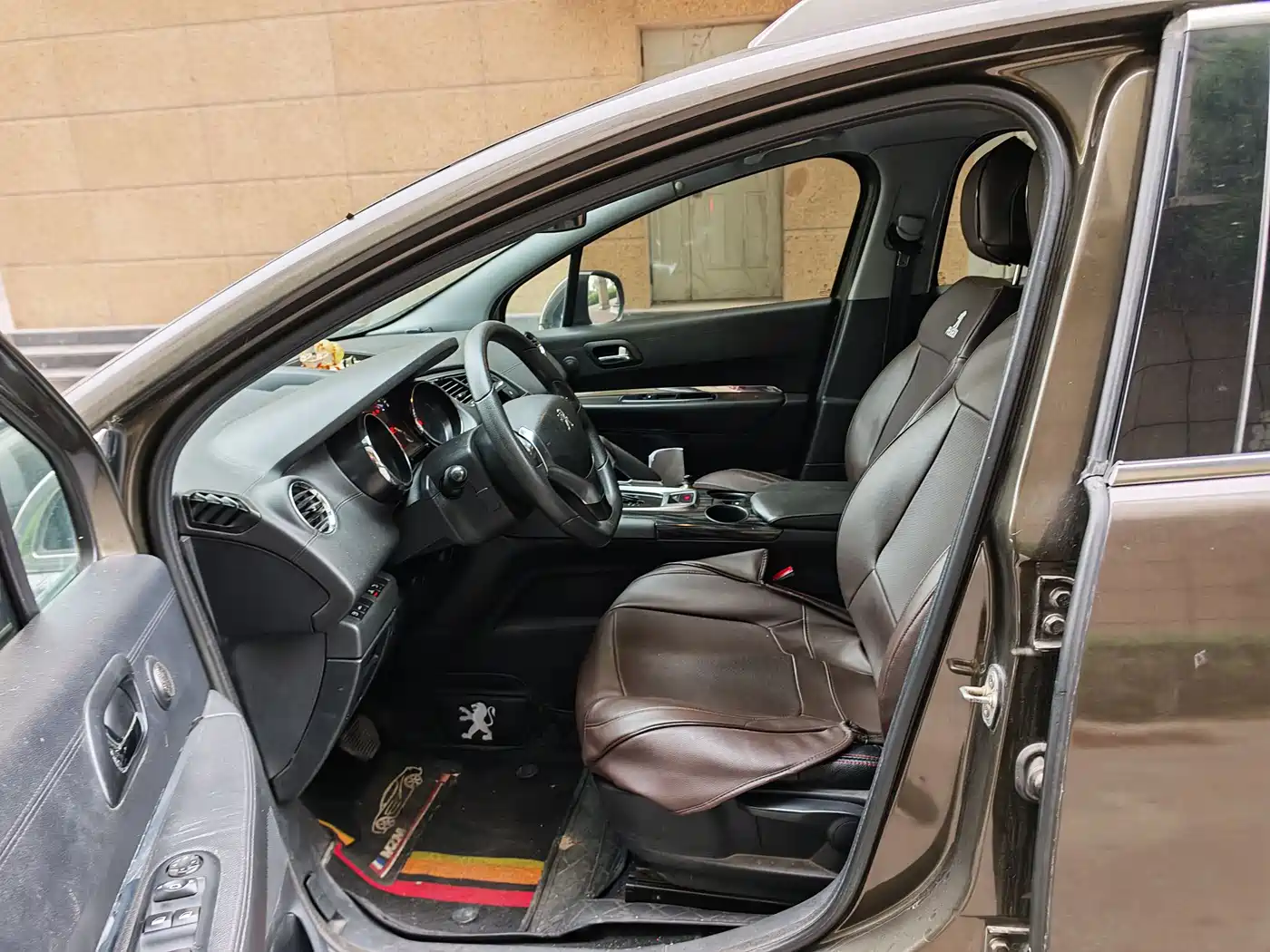 Peugeot 3008 2015 2.0L Automatic Classic Edition фото 8
