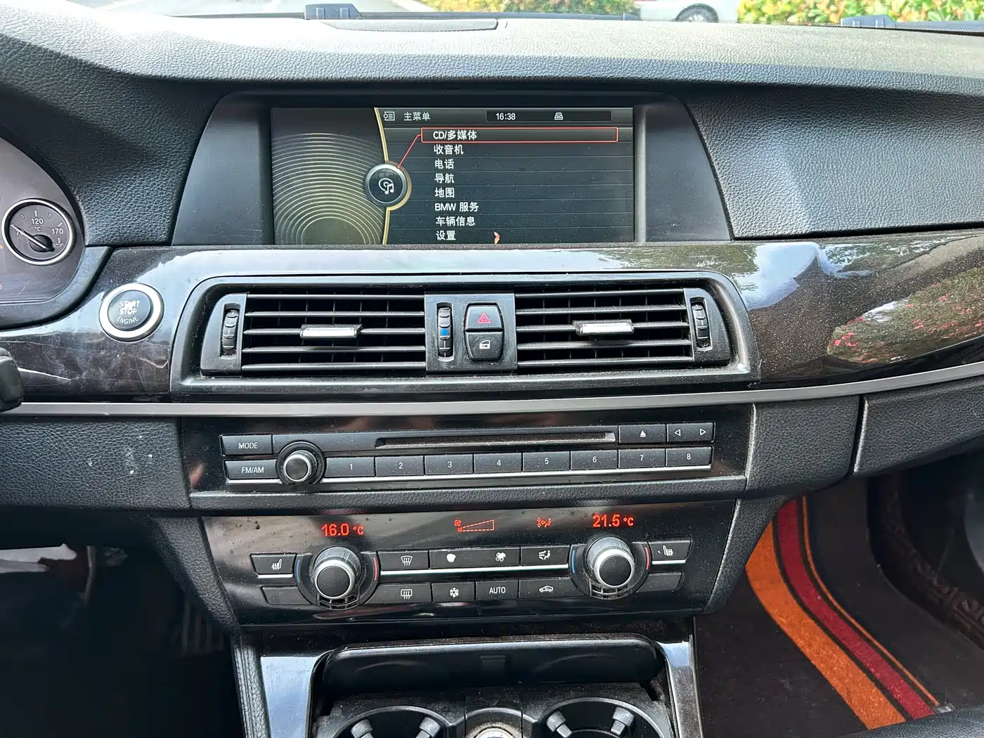BMW 5 Series (Import) 2012 530i Leading Touring Edition фото 9
