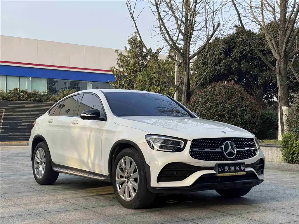 Mercedes-Benz GLC Coupe 2020 GLC 260 4MATIC Coupe SUV фото 3