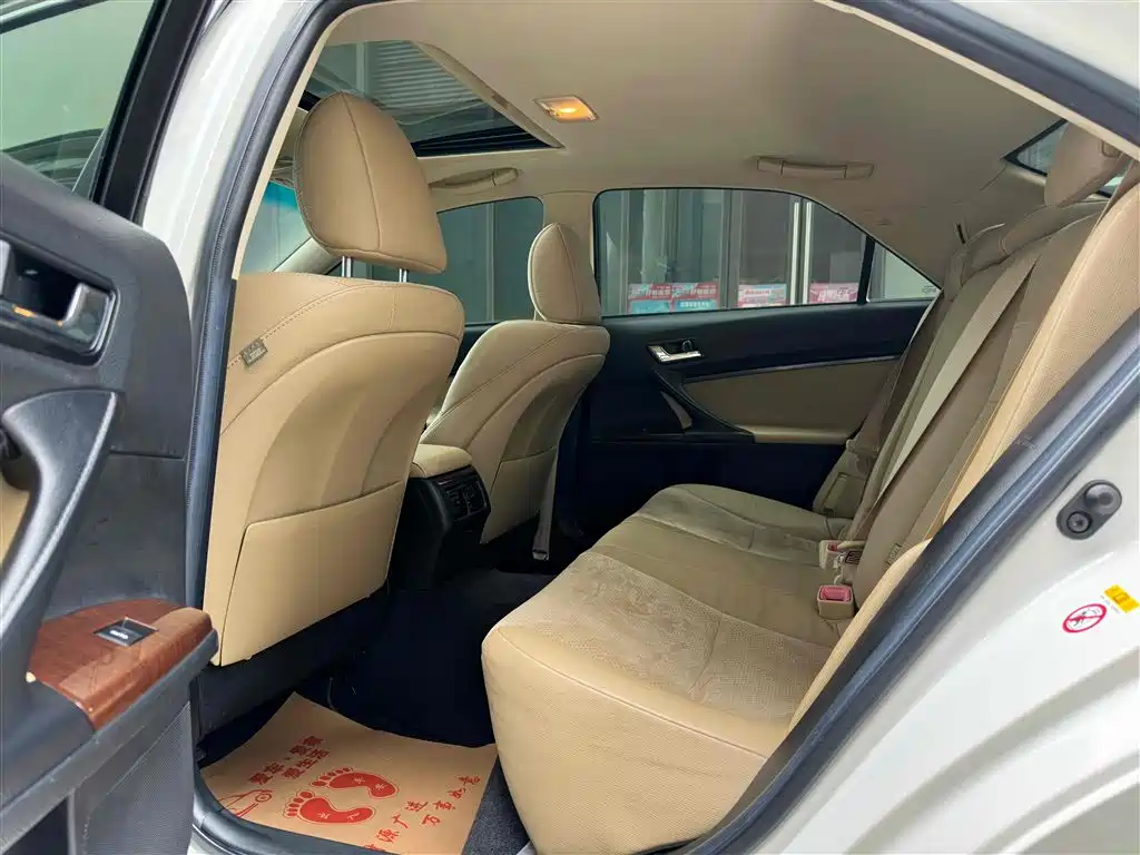 Toyota Reiz 2013 2.5V Premium Edition фото 13