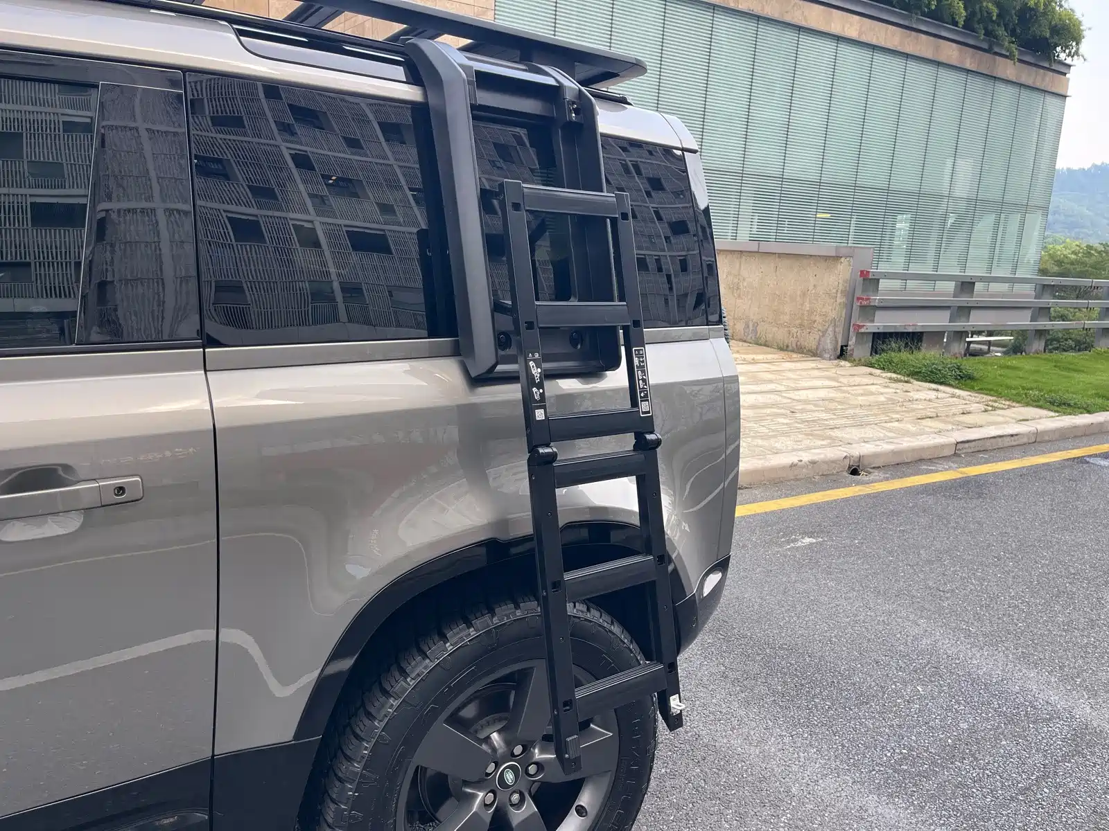 Photo 26 - Land Rover Defender