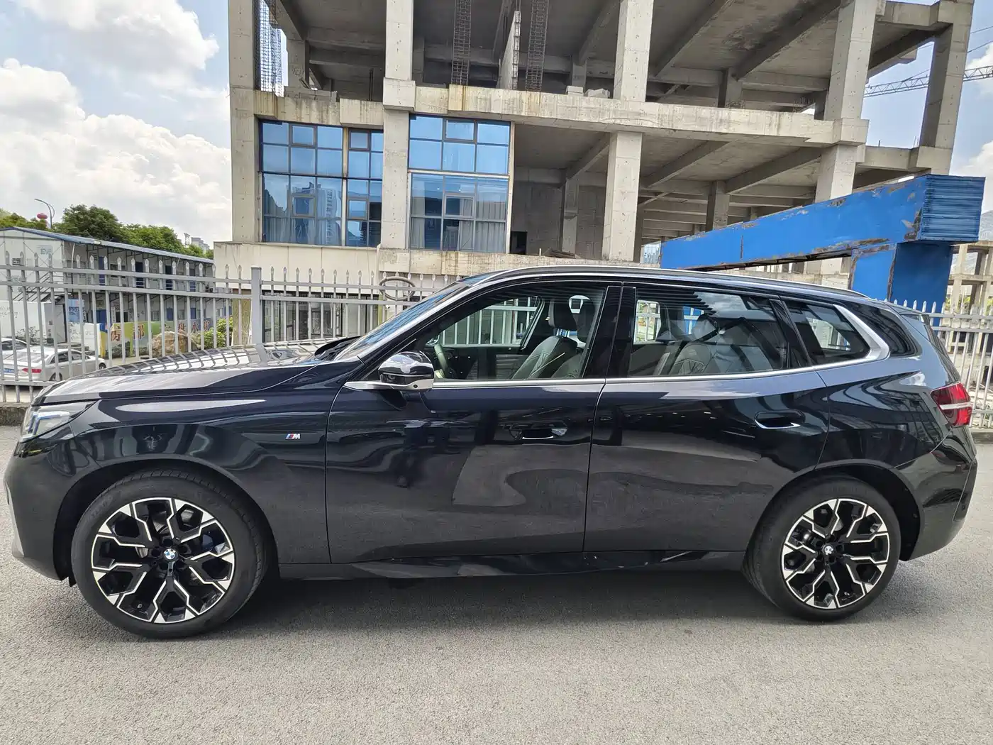 BMW X3 2025 xDrive30L Premium Model M Sport Black Package фото 4