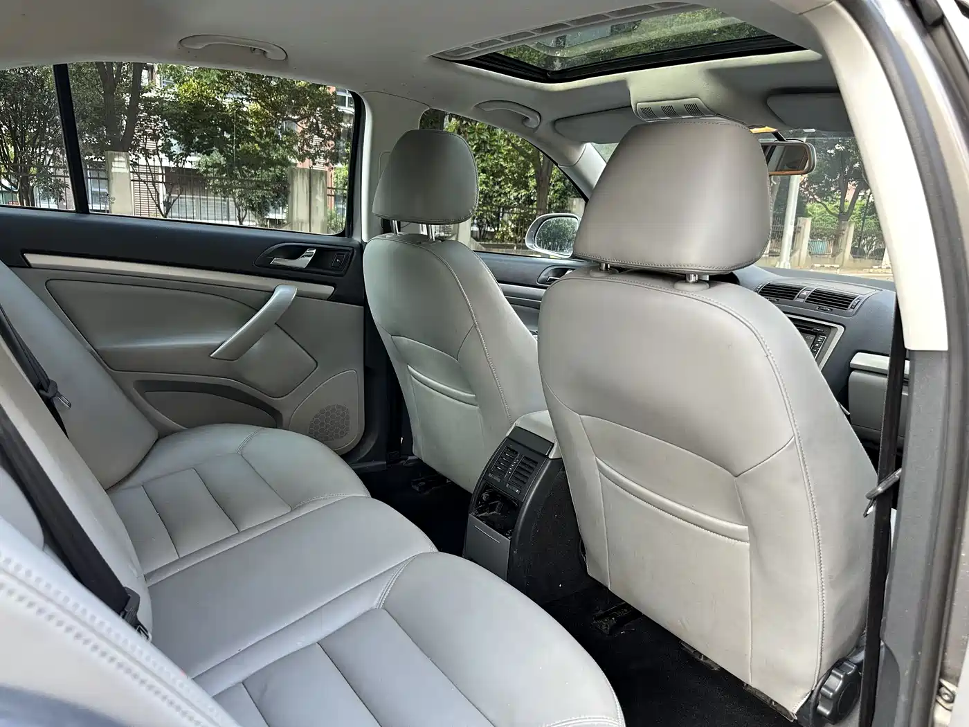 Škoda Octavia 2014 1.6L Auto Yijun Edition фото 9