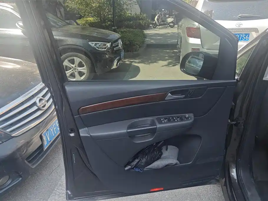 Volkswagen Sharan 2015 1.8TSI Comfort фото 7