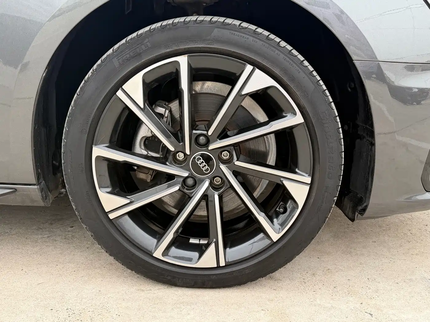 Фото 18 - Audi A4L