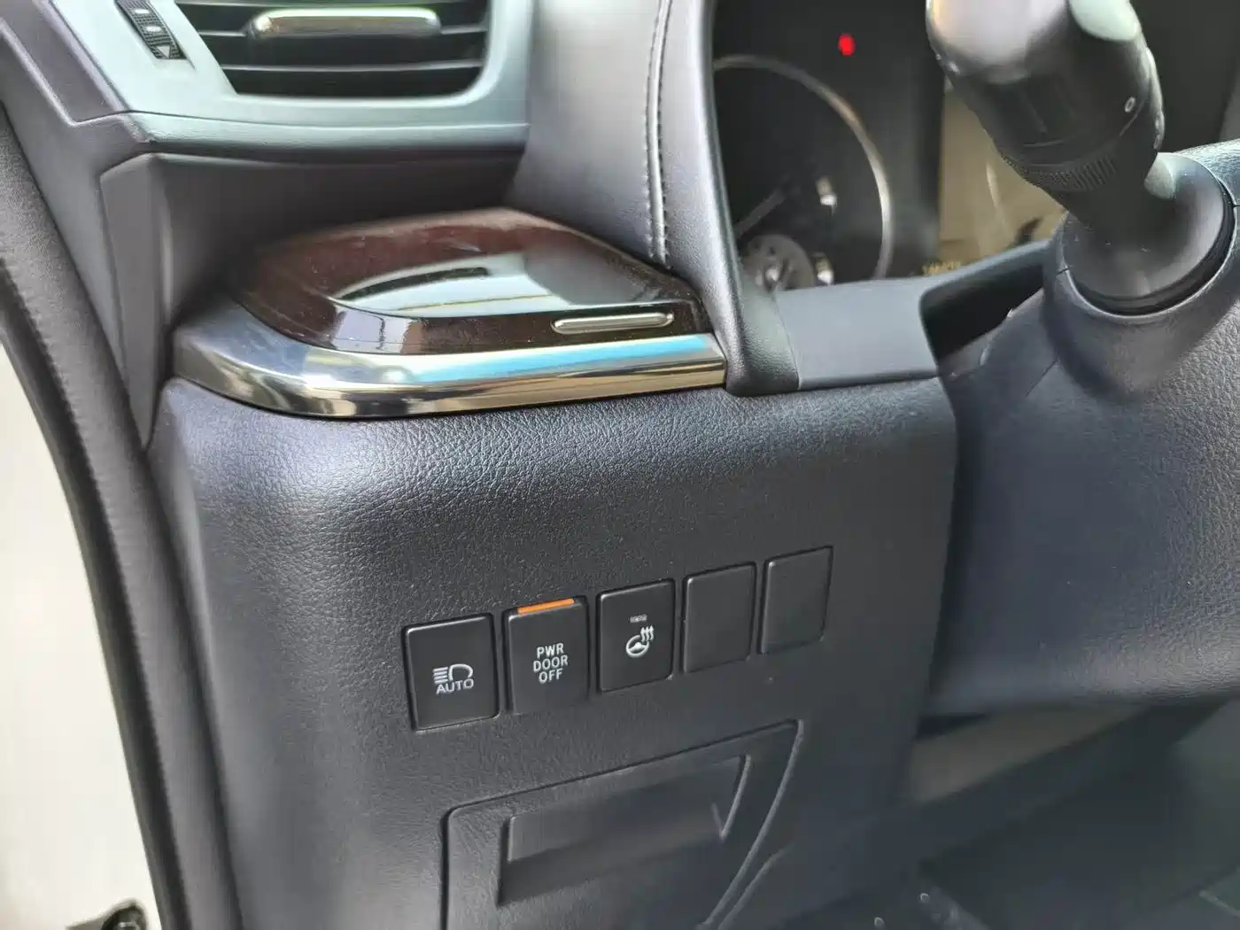 Toyota Alphard 2015 3.5L Luxury Edition фото 14