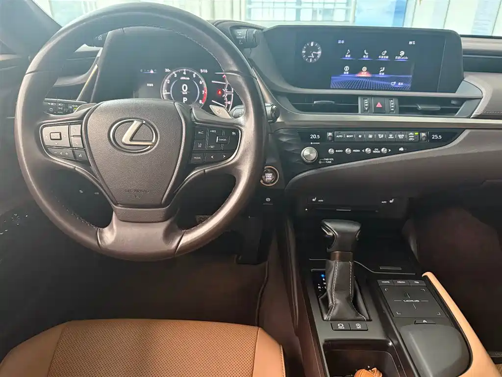 Lexus ES 2020 200 Excellence фото 15