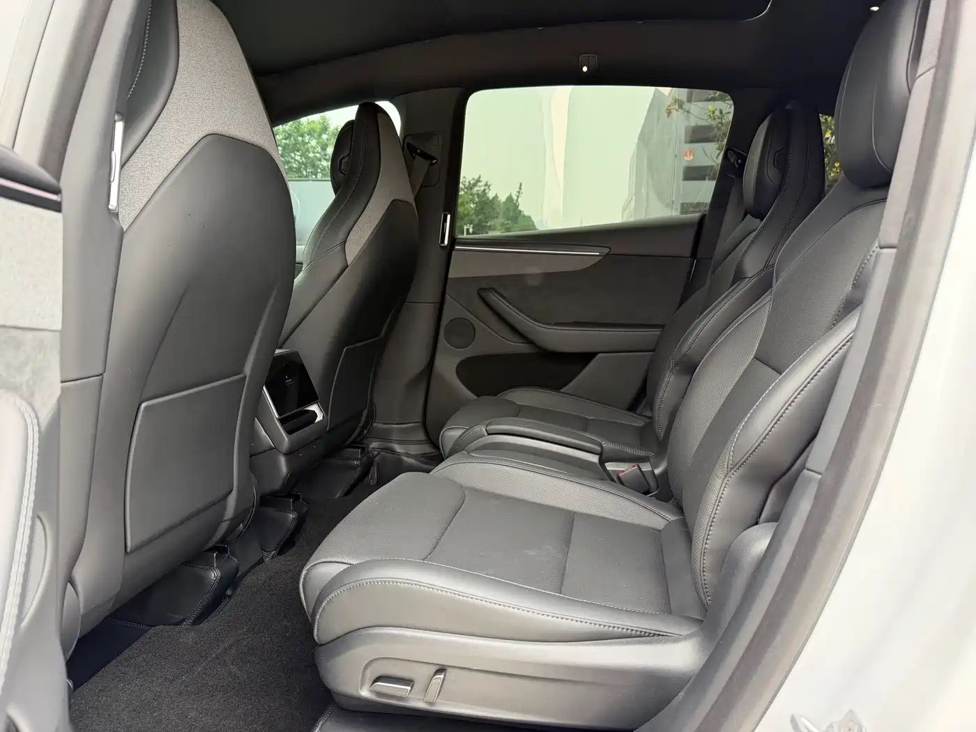 Tesla Model Y L 2025 2025 Facelift Long Range AWD