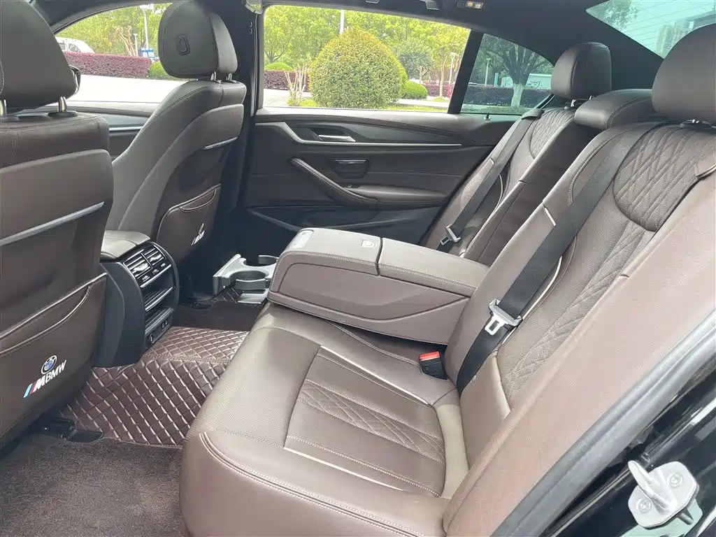 BMW 5 Series 2021 Facelift 530Li Leading M Sport Package фото 12