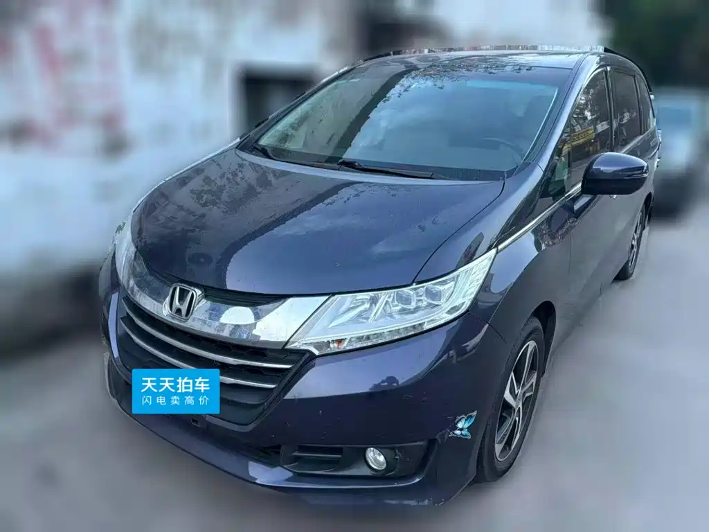 Фото 1 - Honda Odyssey