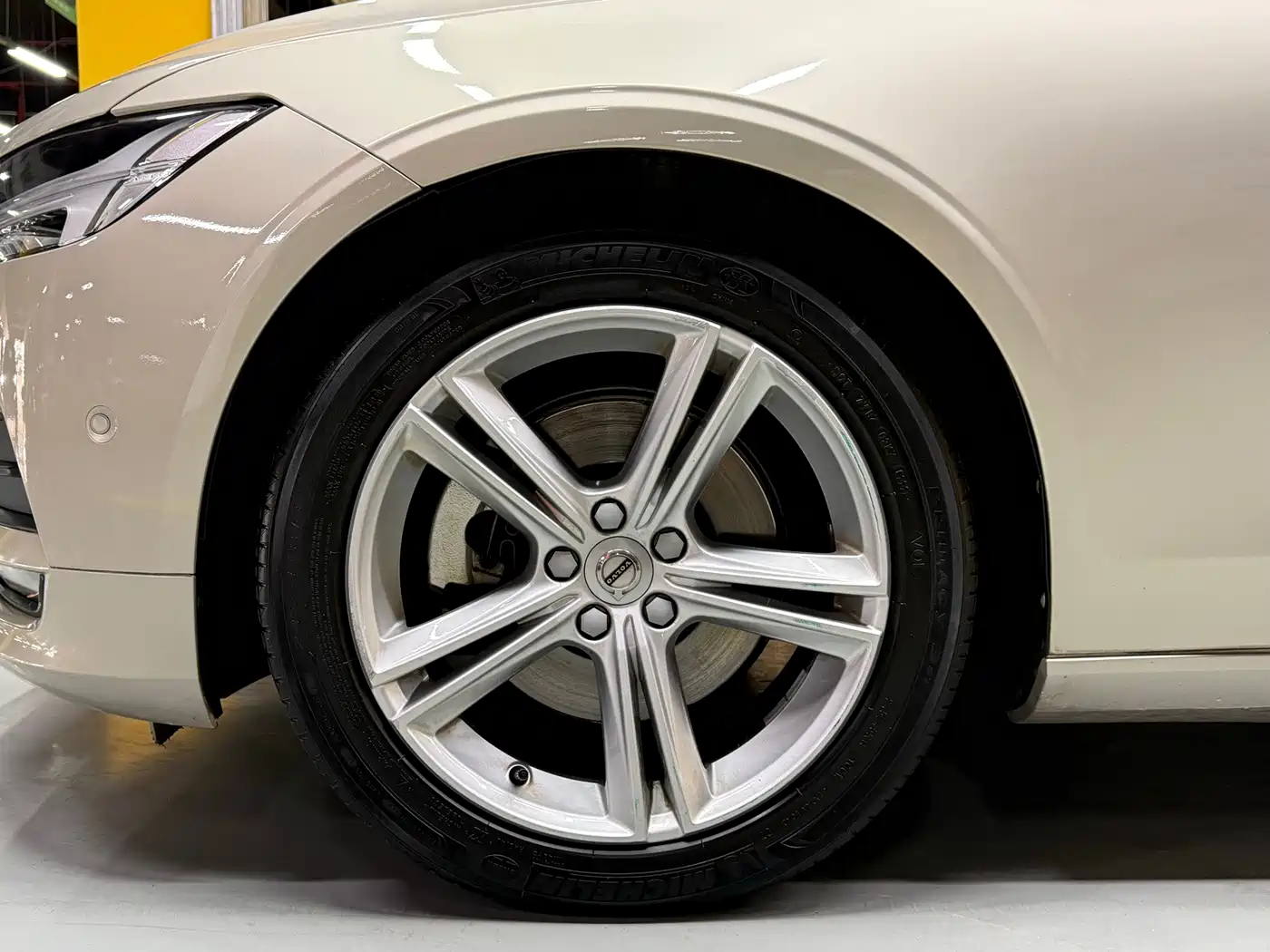 Фото 27 - Volvo S90