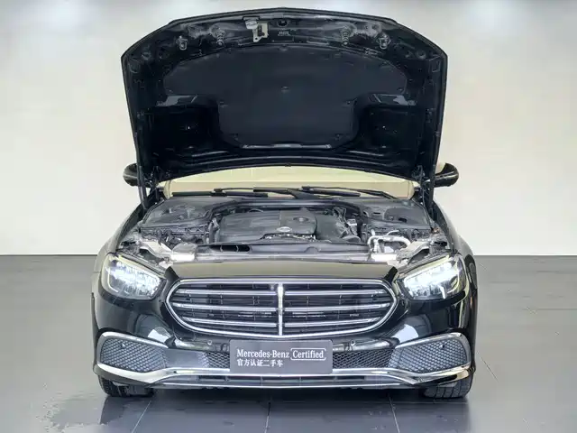 Mercedes-Benz E-Class 2022 E 300 L Fashion — фото 2