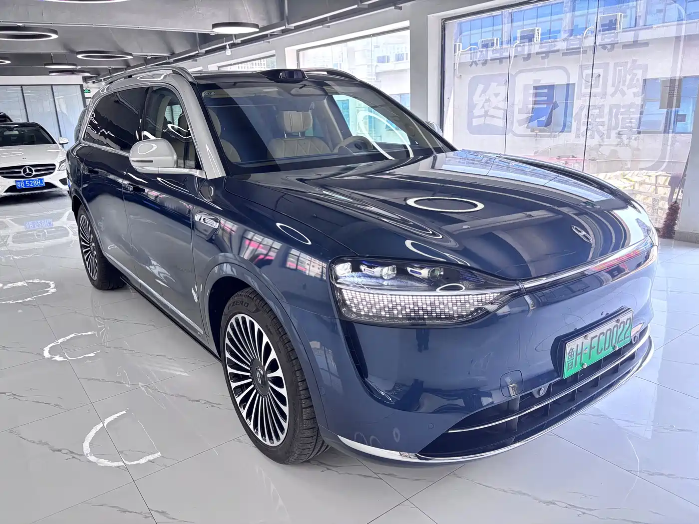 AITO Wenjie AITO M9 2025 Extended Range Ultra 52kWh 6-Seater фото 3