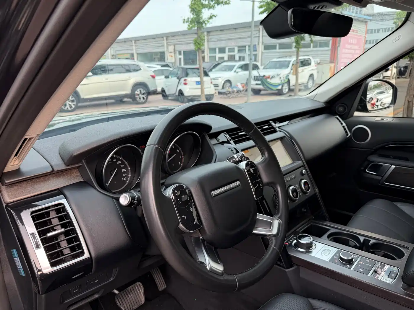 Land Rover Discovery 2019 3.0 SC V6 SE фото 8