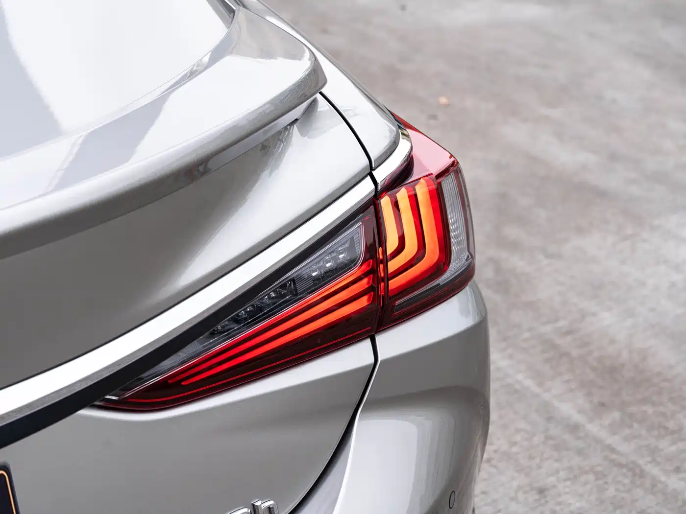 Lexus ES 2022 300h Excellence Edition фото 7