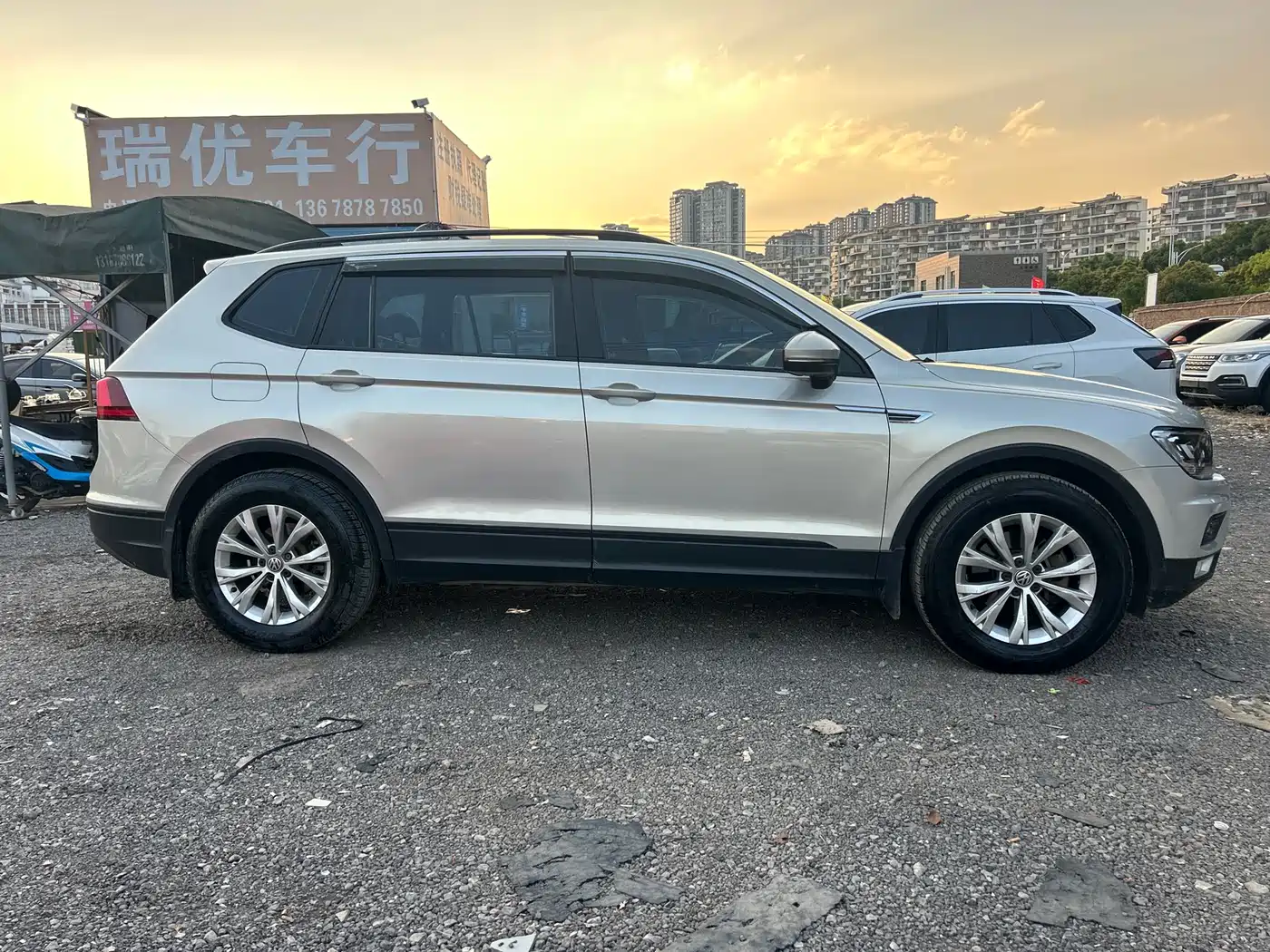 Volkswagen Tiguan L 2017 330TSI Automatic 2WD Trend Edition фото 4