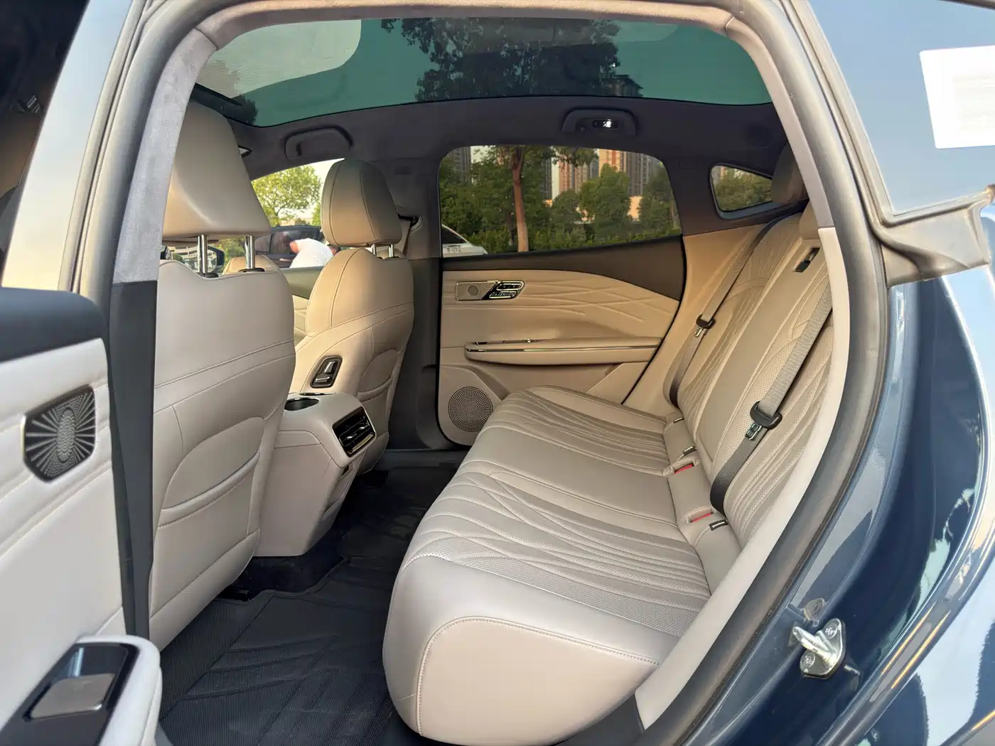 Geely Galaxy Galaxy Xingyao 8 2025 130km EM-P Starship Edition фото 10