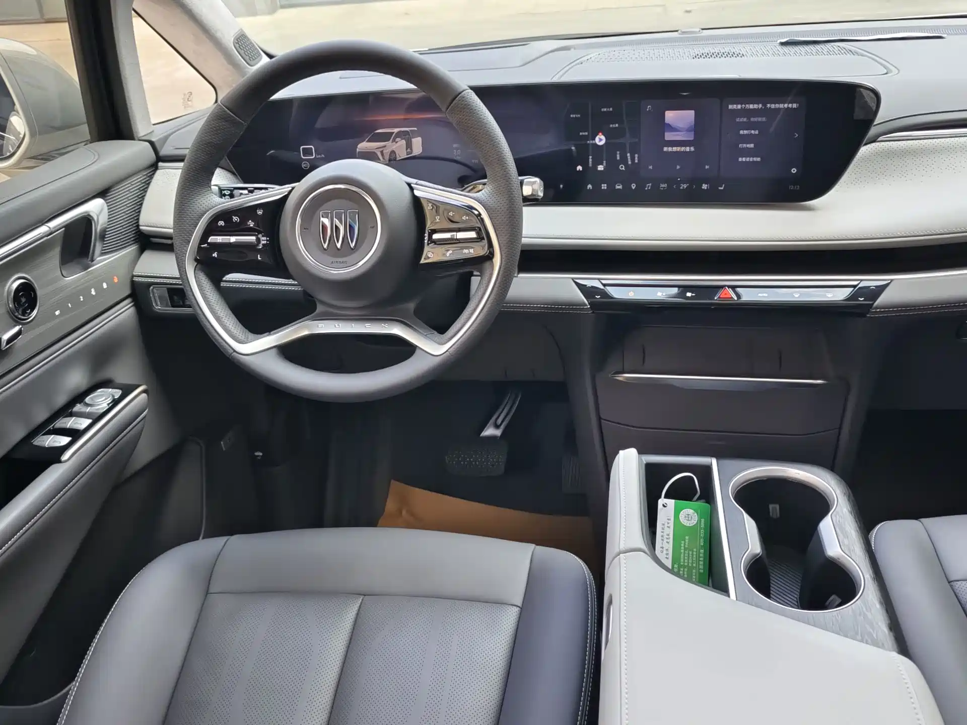 Фото 16 - Buick GL8