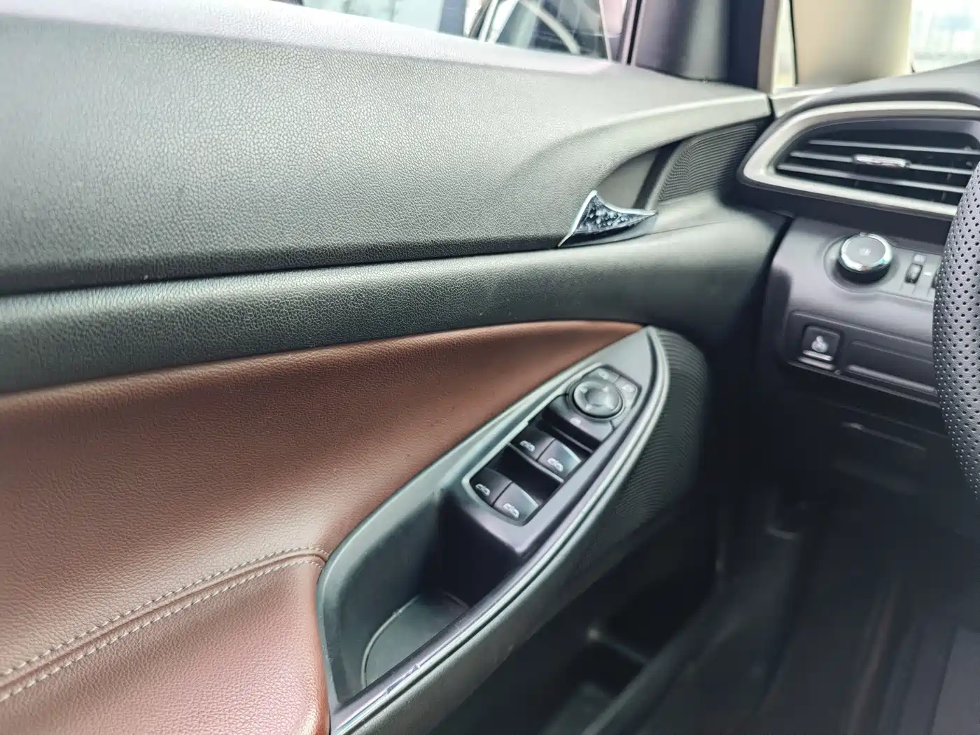 Buick GL6 2019 18T 6-seat Connected Luxury China VI фото 16