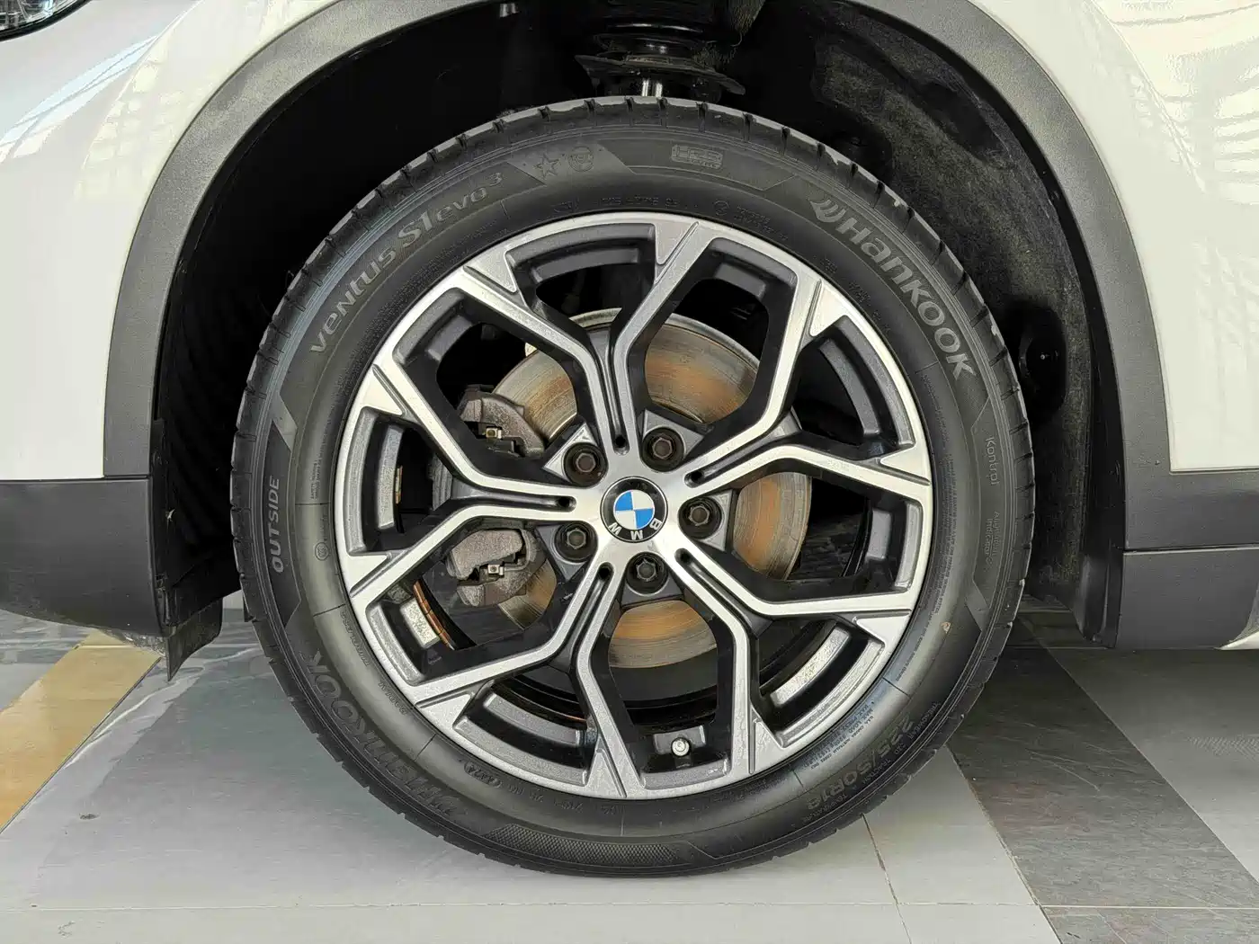 BMW X1 2022 sDrive20Li Fashion фото 5